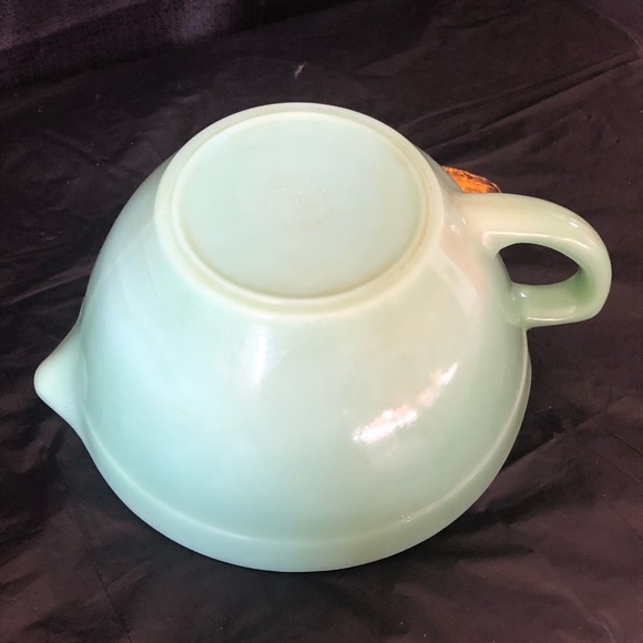Jadeite batter bowl Rare Fire King Circa 1940, EUC 4 quart, oven proof made USA - Picture 5 of 8